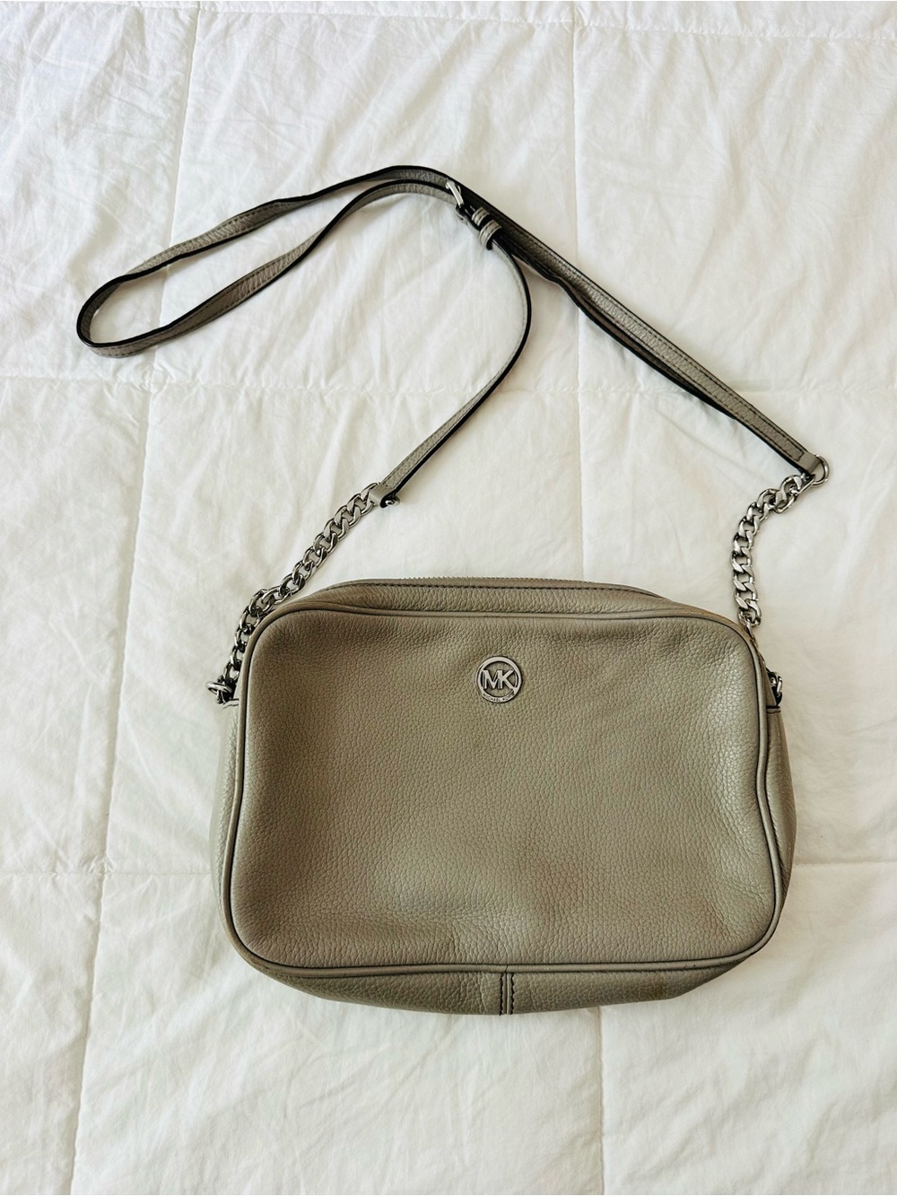 Michael Kors Pebble Leather Crossbody in Taupe
